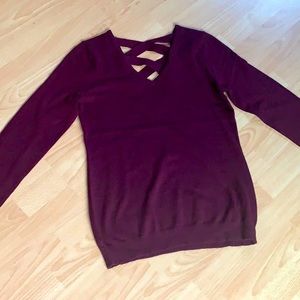 NWT Burgundy Love Ellie Mia Back Pullover -S